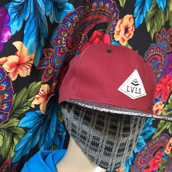 LVLS HAT CAP REFLECTIVE ANIMAL PRINT FLAT BILL ADJUSTABLE STRAP ACCESSORY - Picture 4 of 9